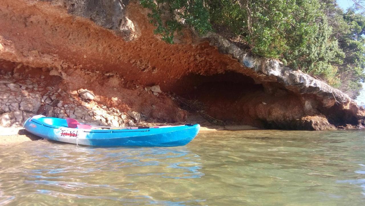 Appartamento Laura Koromačno Esterno foto